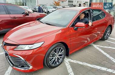 Седан Toyota Camry 2021 в Киеве