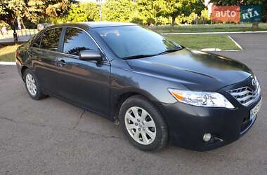 Седан Toyota Camry 2009 в Ровно