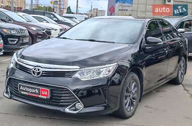 Седан Toyota Camry 2017 в Харькове