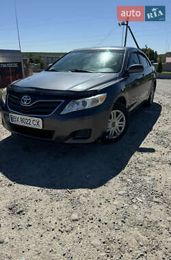 Седан Toyota Camry 2011 в Новой Ушице
