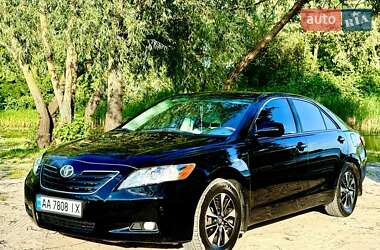 Седан Toyota Camry 2008 в Киеве