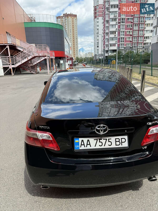 Седан Toyota Camry 2008 в Києві