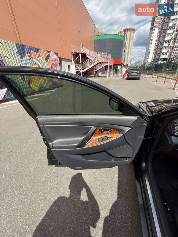 Седан Toyota Camry 2008 в Києві