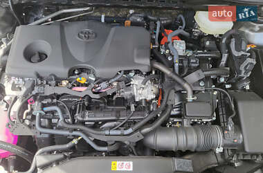 Седан Toyota Camry 2024 в 