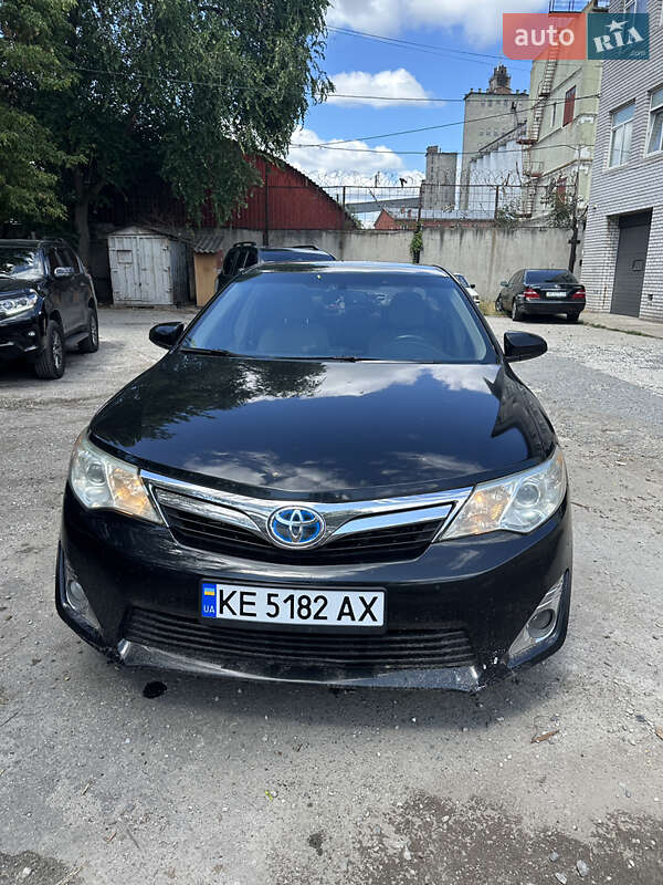 Седан Toyota Camry 2014 в Дніпрі