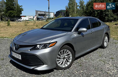 Седан Toyota Camry 2018 в Хмельницком