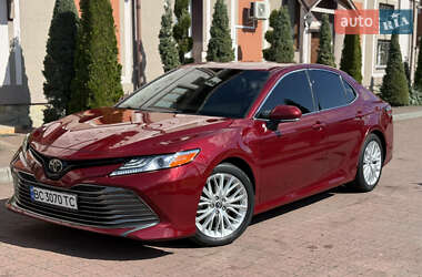 Седан Toyota Camry 2018 в Стрые