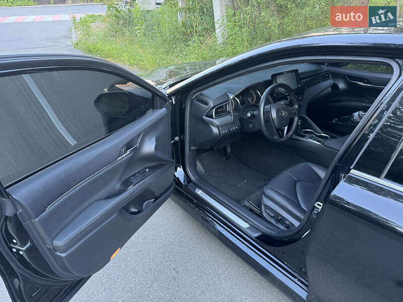 Седан Toyota Camry 2021 в Києві
