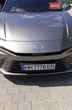 Седан Toyota Camry 2024 в 