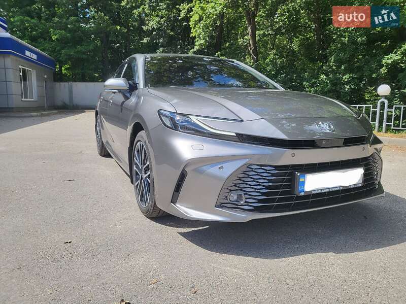 Седан Toyota Camry 2024 в 