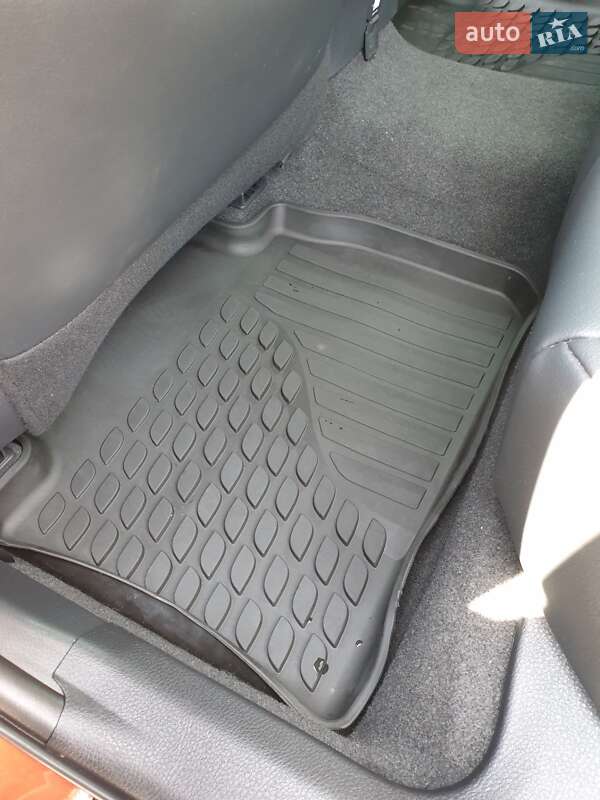 Седан Toyota Camry 2019 в Киеве