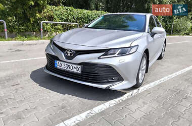 Седан Toyota Camry 2017 в Киеве