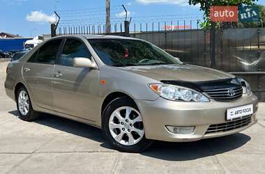 Седан Toyota Camry 2005 в Киеве