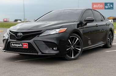 Седан Toyota Camry 2020 в Львове