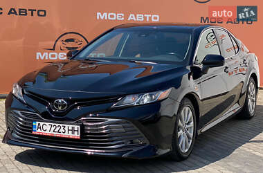 Седан Toyota Camry 2017 в Ровно
