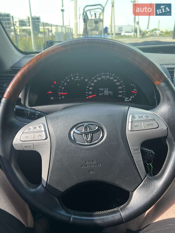 Седан Toyota Camry 2008 в Львове