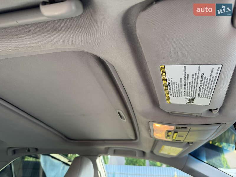 Седан Toyota Camry 2012 в Львові