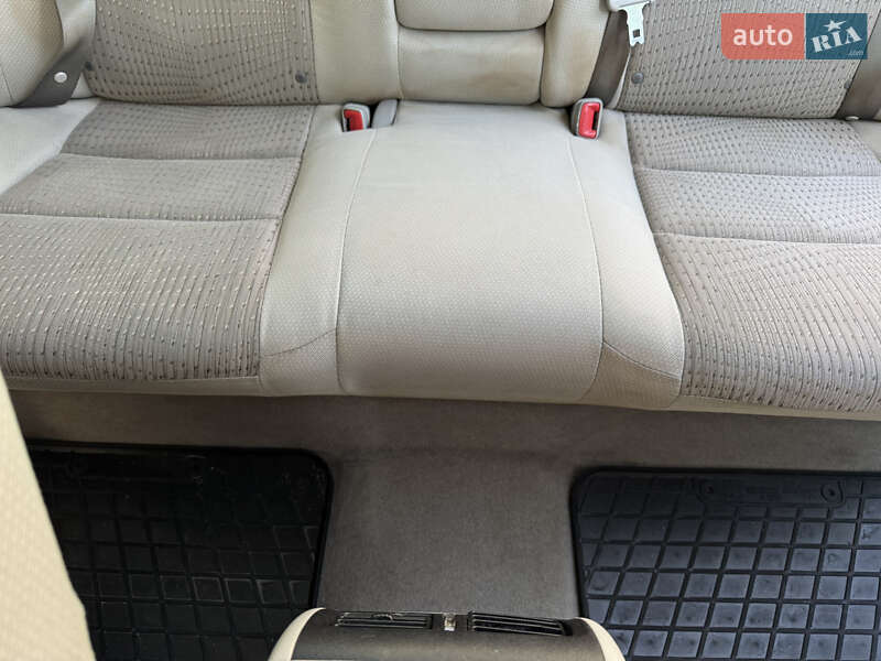 Седан Toyota Camry 2012 в Львові