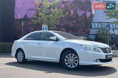 Седан Toyota Camry 2014 в Києві