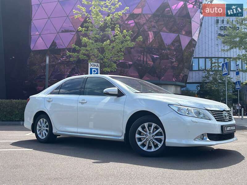 Toyota Camry 2014