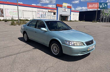 Седан Toyota Camry 2000 в Чернигове