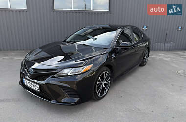 Седан Toyota Camry 2019 в Києві