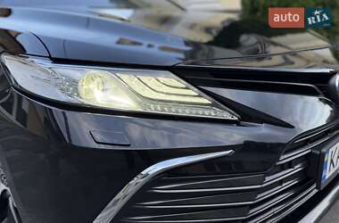 Седан Toyota Camry 2021 в 