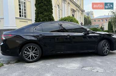 Седан Toyota Camry 2021 в 