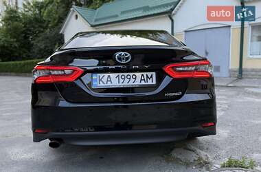 Седан Toyota Camry 2021 в 