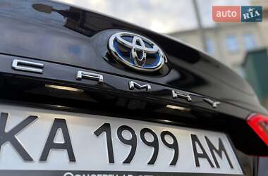 Седан Toyota Camry 2021 в 