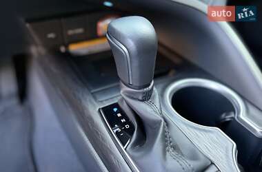 Седан Toyota Camry 2021 в 