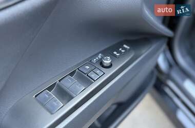 Седан Toyota Camry 2021 в 