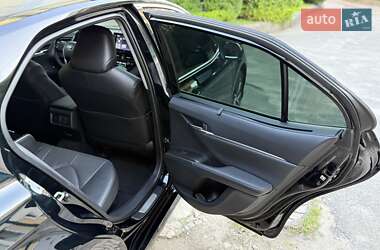 Седан Toyota Camry 2021 в 