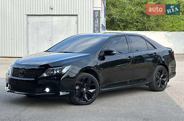 Седан Toyota Camry 2011 в Днепре