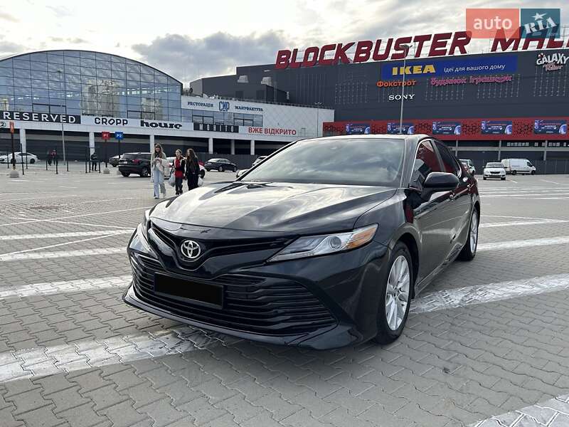 Седан Toyota Camry 2017 в Киеве фото 5 Седан Toyota Camry 2017 в Киеве