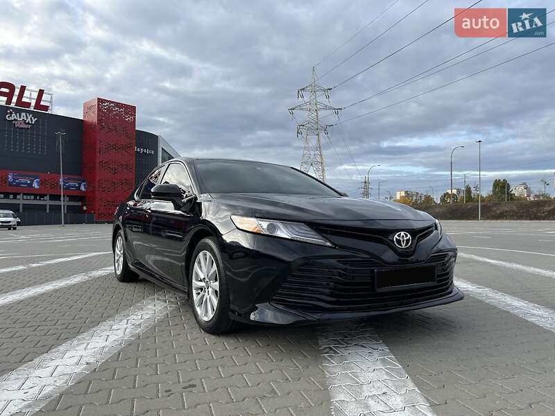 Седан Toyota Camry 2017 в Киеве фото 7 Седан Toyota Camry 2017 в Киеве