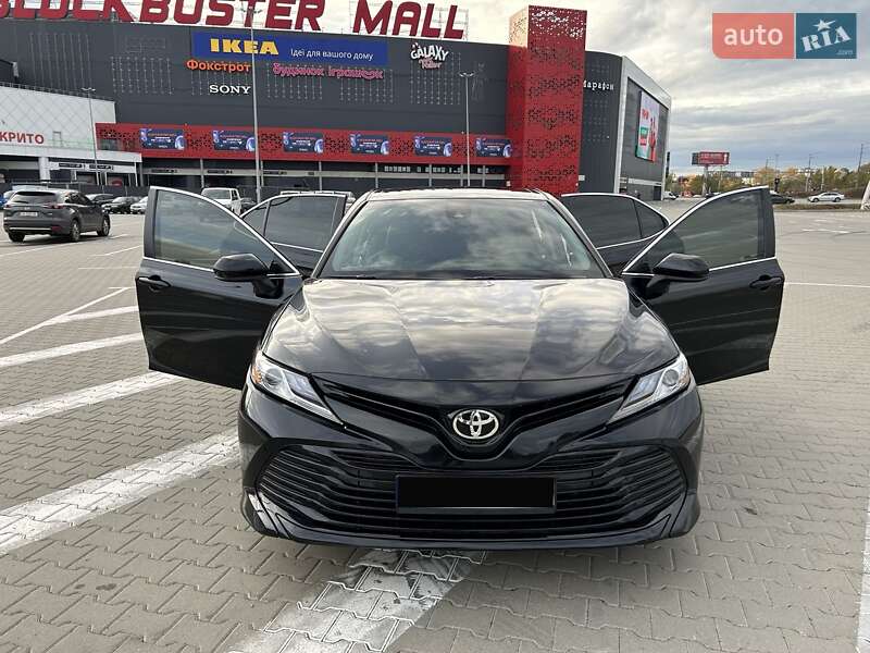 Седан Toyota Camry 2017 в Киеве фото 23 Седан Toyota Camry 2017 в Киеве