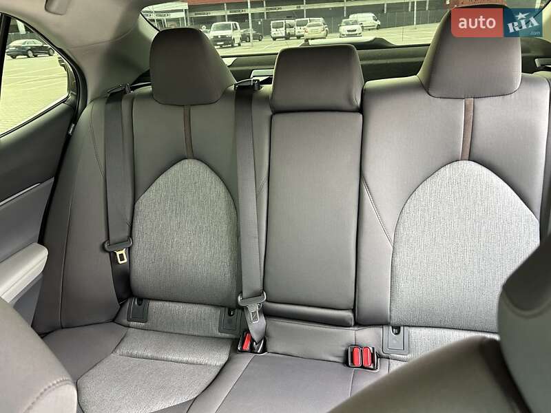 Седан Toyota Camry 2017 в Киеве фото 45 Седан Toyota Camry 2017 в Киеве