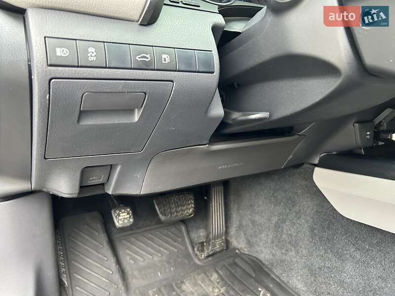 Седан Toyota Camry 2017 в Киеве фото 60 Седан Toyota Camry 2017 в Киеве