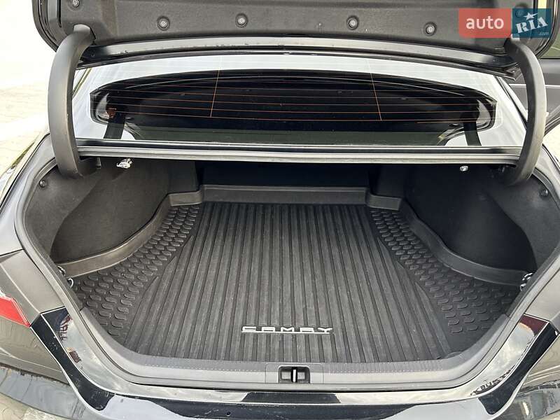 Седан Toyota Camry 2017 в Киеве фото 74 Седан Toyota Camry 2017 в Киеве