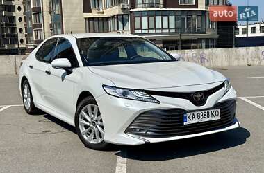 Седан Toyota Camry 2020 в Киеве