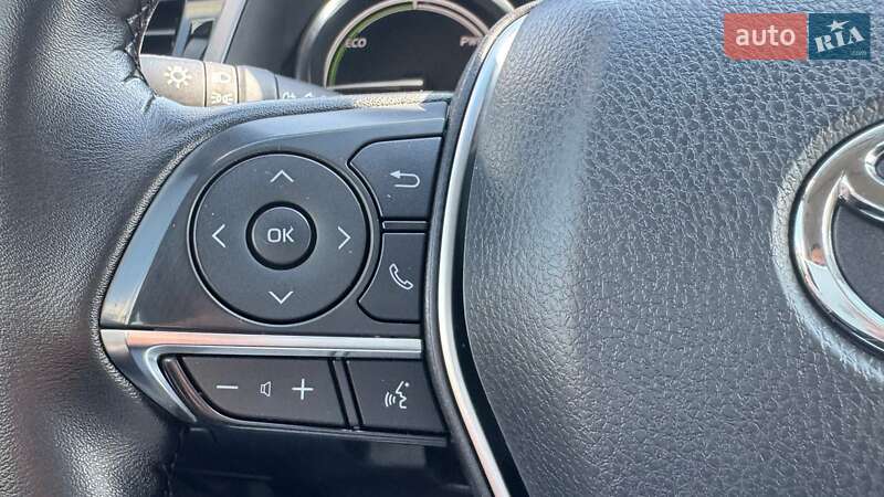 Седан Toyota Camry 2019 в Ивано-Франковске