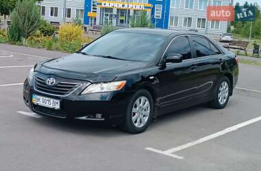 Седан Toyota Camry 2007 в Сарнах