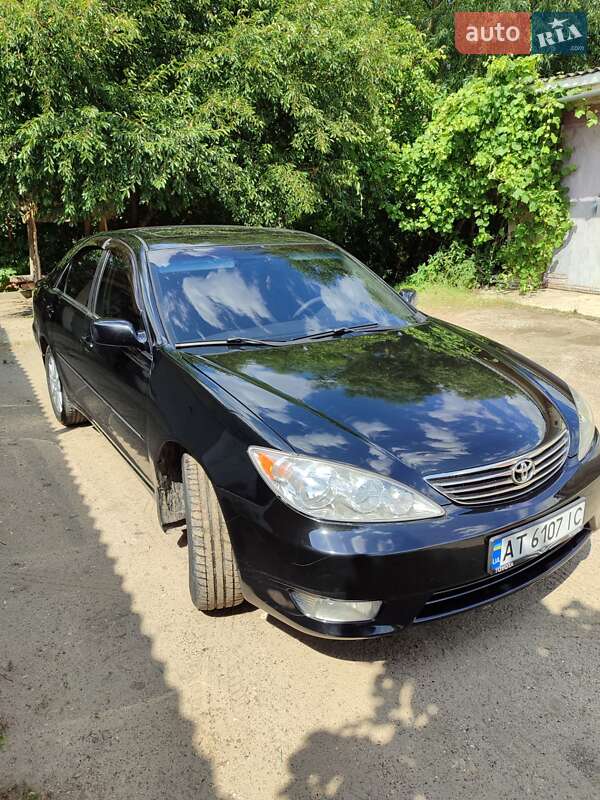 Седан Toyota Camry 2005 в Івано-Франківську