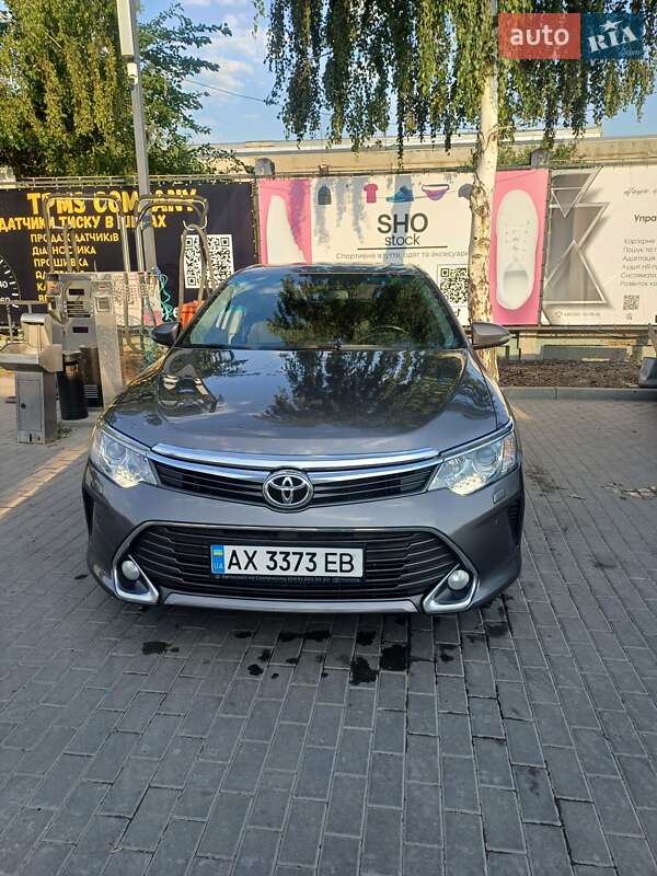 Седан Toyota Camry 2015 в 