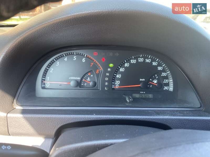 Седан Toyota Camry 2003 в Києві