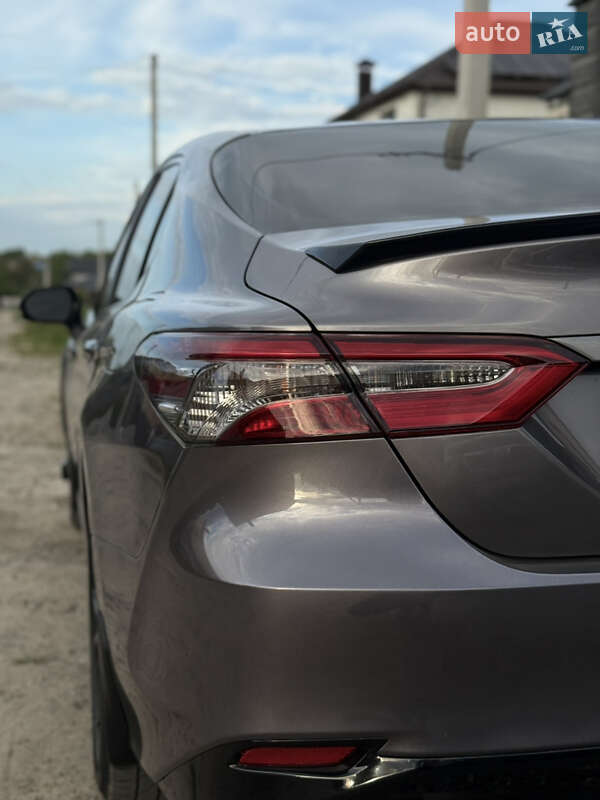 Седан Toyota Camry 2018 в Виннице