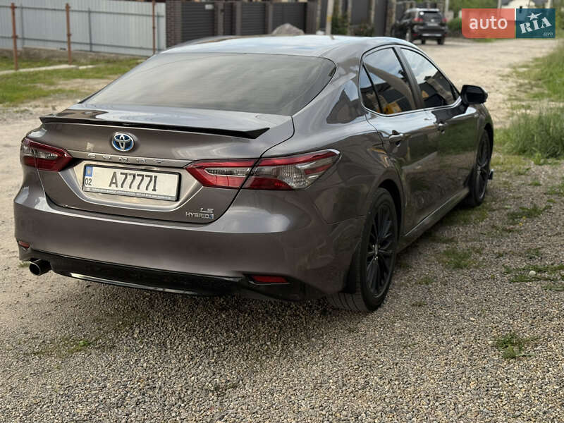 Седан Toyota Camry 2018 в Виннице
