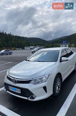 Седан Toyota Camry 2016 в Прилуках