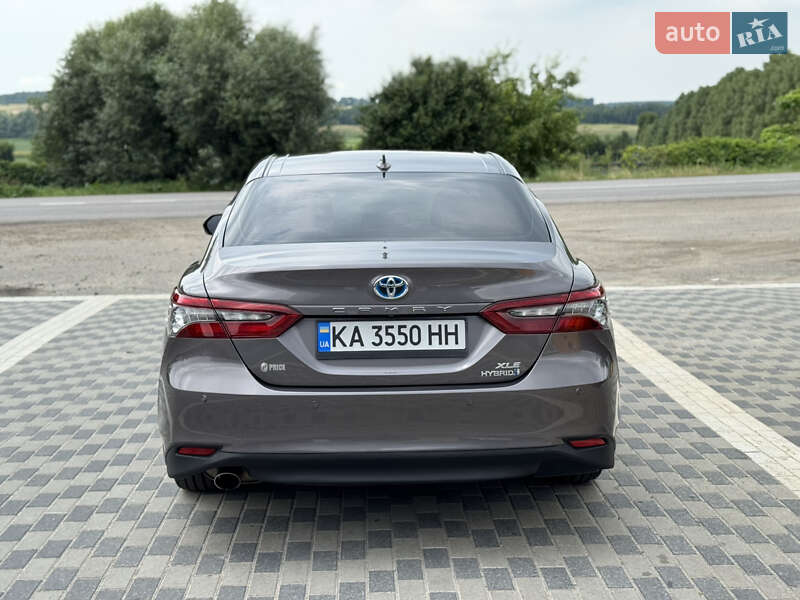 Седан Toyota Camry 2021 в Ирпене